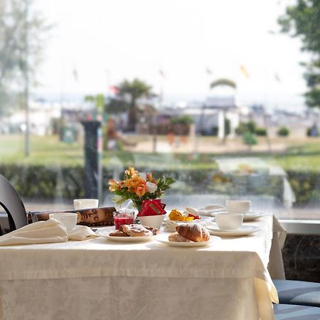 Hotel Mondial Rimini Dış mekan fotoğraf
