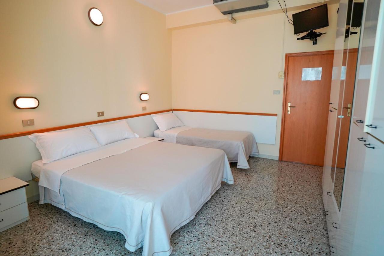 Hotel Mondial Rimini Dış mekan fotoğraf