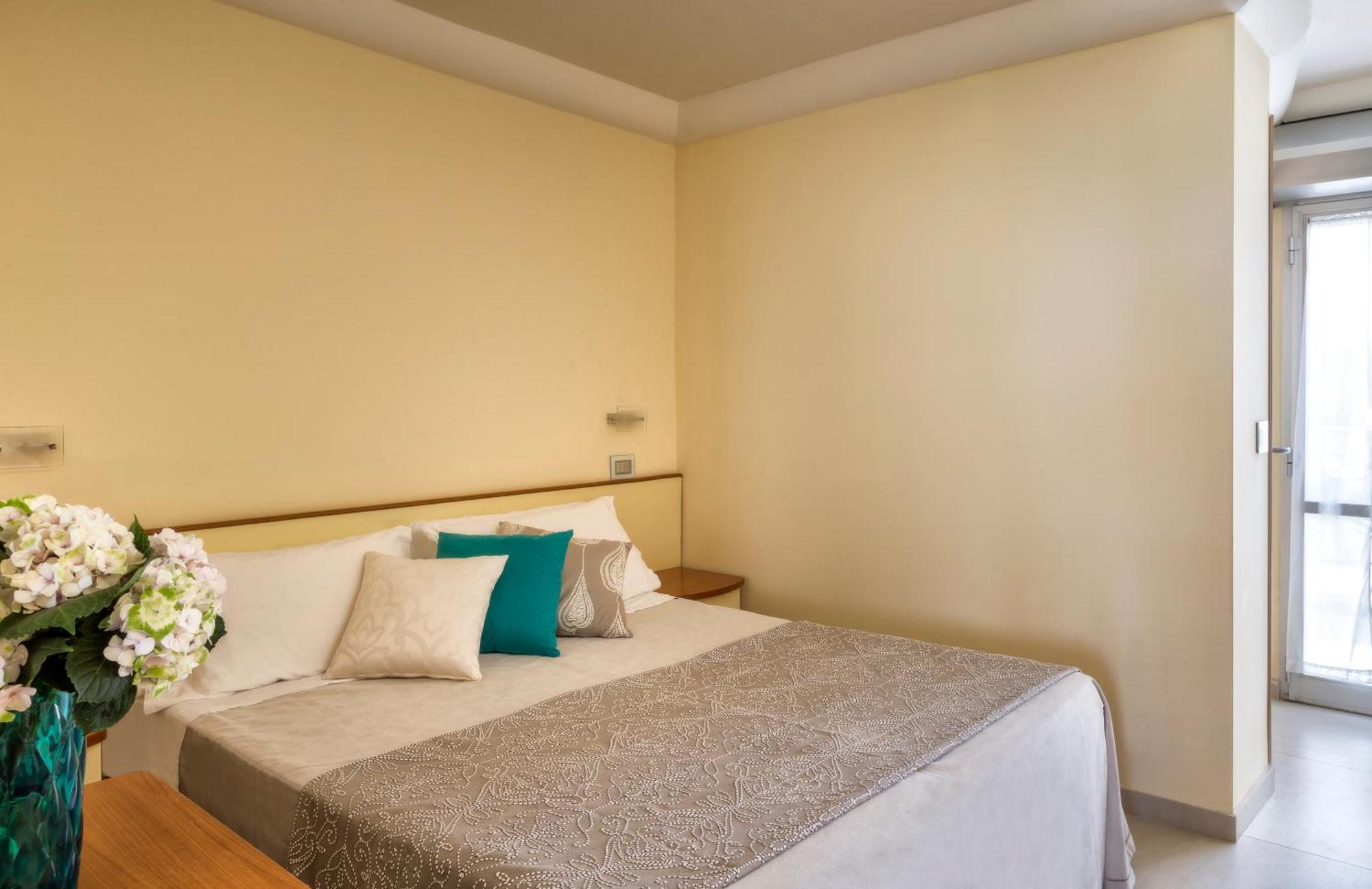 Hotel Mondial Rimini Dış mekan fotoğraf