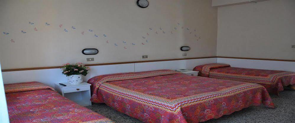 Hotel Mondial Rimini Dış mekan fotoğraf
